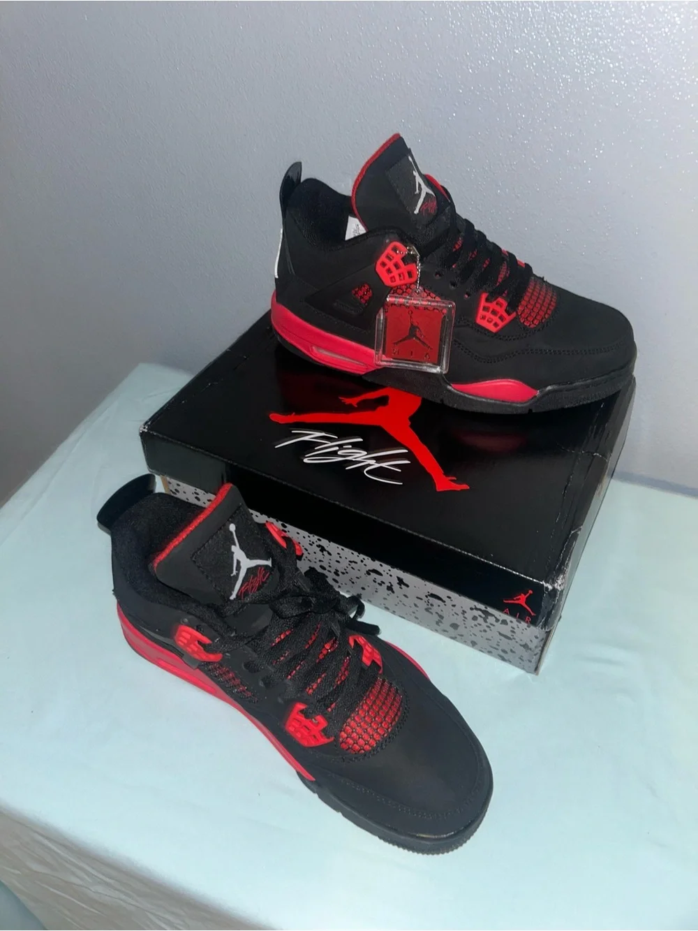 Jordan Men's Black and Red Retro Basketball Sneakers